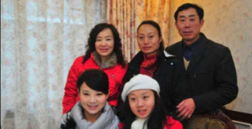 盲人歌手刘赛：被2盒蛋黄派泡到手，丈夫愿为其捐献眼睛