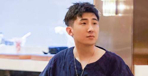 尚九熙新歌MV尺度大，劲歌辣妹全都有，德云社演员全是宝藏男孩