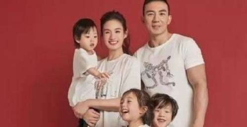 刘畊宏全家在上海定居，妻子分享豪宅内景，布局奢华又温馨
