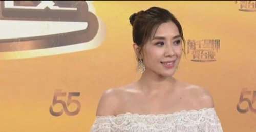 TVB台庆红毯：群星逆袭个个穿得好看，唐诗咏陈自瑶大秀好身材