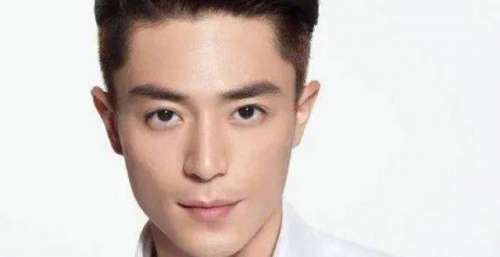 冯小刚痛批：明星一人带八个助理耍大牌，还要助理“跪地”伺候，他是谁呢？