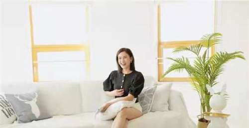 台湾男星刘畊宏一家移居上海，妻子王婉霏晒豪华新房