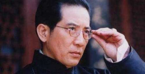 73岁秦汉近照，他与林青霞有一段刻骨姻缘，如今胡子花白孤身一人