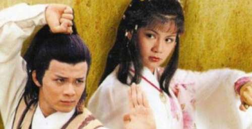 “黄蓉”翁美玲26岁自杀，曾给男友打过电话：如不回复，别想见我