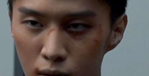 范丞丞的“战损妆”过于优越，完全复制粘贴的高颜值