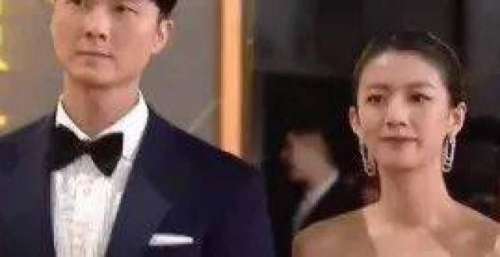 TVB视帝与传婚变太太台庆上有交流！与蔡思贝挽手进场惹网民不满！