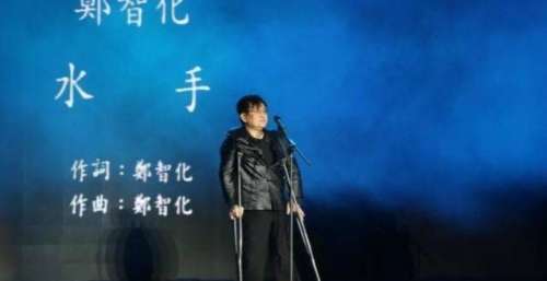 谁的眼泪在飞？小莉的眼泪惊心动魄，她的灵魂拷问更是发人深思
