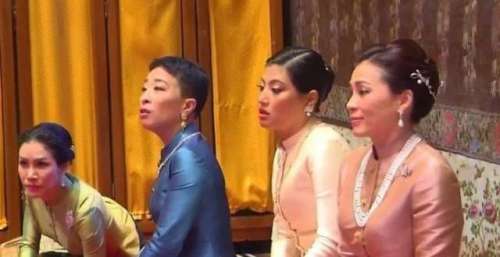 泰版《甄嬛传》精彩：一后一妃互爆“丑照”，69岁泰王后宫闹翻天