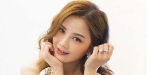 杨丞琳出道21年，认识蔡卓妍21年，卡点发文给阿sa送生日祝福