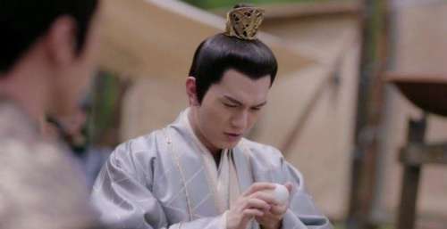 《斛珠夫人》隐藏大boss出狐狸尾巴，是一直装傻充愣的昶王？