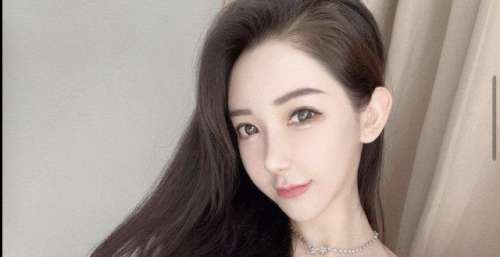 陈冠希前女友宣布改名，16岁出道做模特，与富二代交往后生活富贵