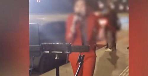 开封：网红深夜扎堆大桥上静音式直播，网友持宽容态度：都不容易