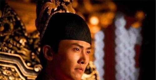 《威凤吟》《光亮》双子星座熠熠生辉 希望唱尽五千年英雄豪杰