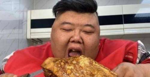 胖猴仔已口齿不清，承认用生命拍视频，助理爆料家里备3台呼吸机