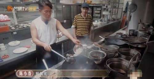 陈小春学会谐音梗了？大湾仔普通话担当原来是他