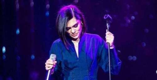 歌手结石姐自曝流产，被告知失去孩子情绪失控，仍要完成演唱会