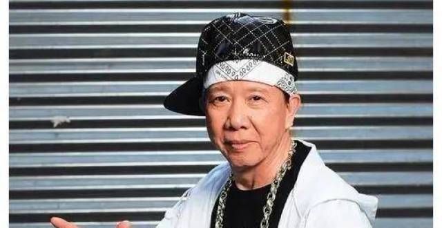 庙街歌王尹光，早年烂赌败光家产欠巨债隐瞒39年令人惊