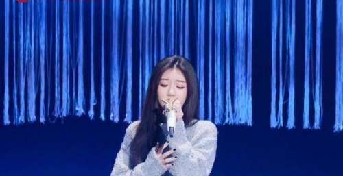 《我们的歌》进军盛典关键时刻，周笔畅单依纯为什么又唱冷门歌？