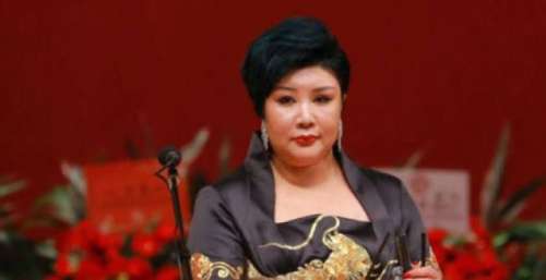 郭德纲王惠罕见同框，妻子表演娇羞似小女生，两人眼神互动太甜蜜