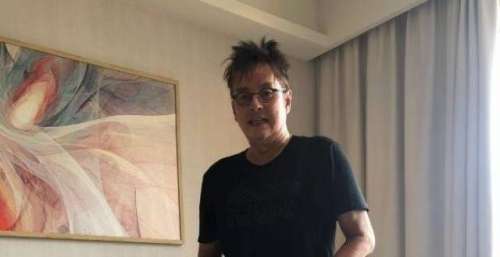 谭咏麟辟谣后续，对方晒聊天记录放锤，自称不怕资本威胁