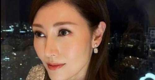 李嘉欣嫁豪门13年，最美港位史：告别花心富豪，挤走赌王女儿