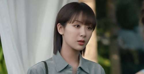 杨紫《女心理师》开播，热度榜排行第一，豆瓣却被刷满了差评