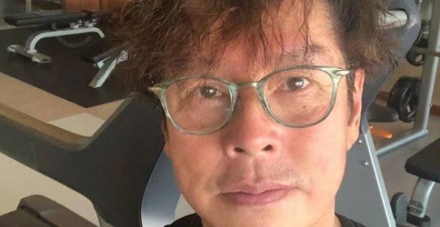 谭咏麟事件迎反转！男方晒新照回击后否认被公关，称只想发泄情绪