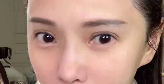 来自伊能静的自夸：53岁无滤镜素颜自拍，没有抬头纹