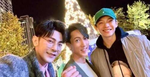 飞轮海单飞10年3缺1，吴尊带妻小和团员重聚，让粉丝有些遗憾