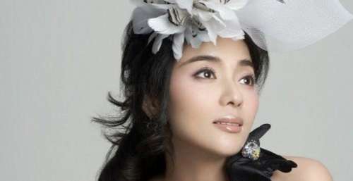 李双江的得意门生，多次登上的陈思思，为何至今未婚？