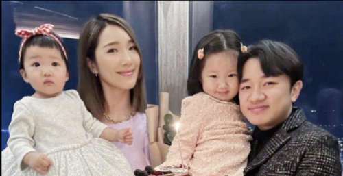 王祖蓝晒全家福为李亚男庆生，大女儿抢着吹蜡烛，共进晚餐超温馨