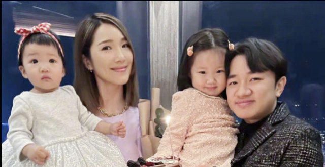 王祖蓝晒全家福为李亚男庆生，大女儿抢着吹蜡烛，共进晚餐超温馨