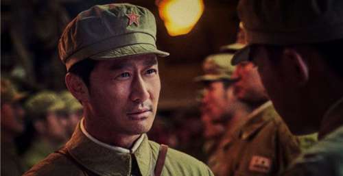 打破30多项纪录！《长津湖》登顶中国电影票房榜