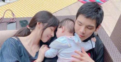 向太帮忙带孙女，37岁郭碧婷面营业，面色红润气质绝绝子