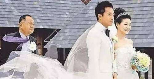 大s离婚了，回顾她的历届前任，一个比一个帅