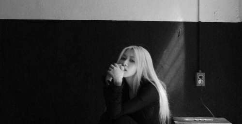 ROSÉ朴彩英单曲登顶APMA周榜冠军 有望