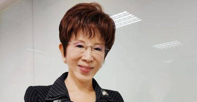 蔡依林送洪秀柱蛋糕，蔡经纪人：她一直很敬佩洪秀柱侠女性格