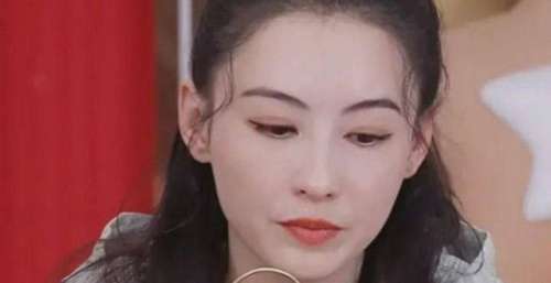 张柏芝直播引热议，原价15800元金镯卖2599元，网友：演技一流