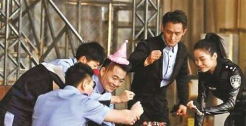 《呼叫4921》用杂技讲述特警故事