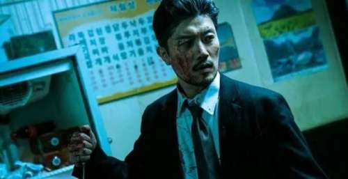 51岁硬汉大叔翻红，诠释“人间真绝色”