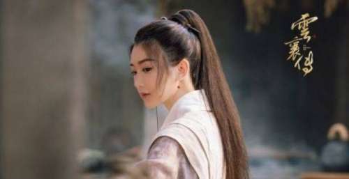毛晓彤侠女造型释出 高马尾英姿飒爽气质洒脱