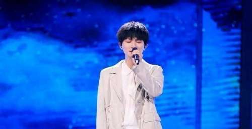 三大卫视跨年演唱会阵容曝光，他全参加，央视跨年演唱会也有他？