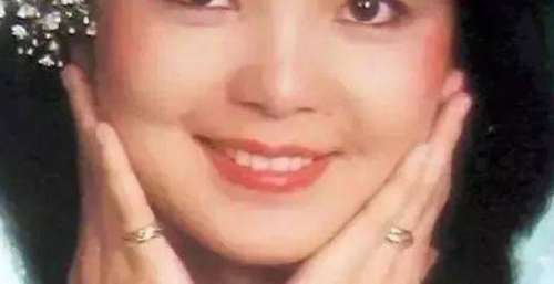 这位歌后去世26年，她至今无人能超越。