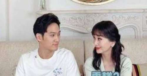 68岁赵雅芝与儿子同框，保养得当在他面前如少女，俩人相处似朋友