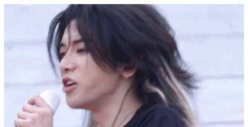 华晨宇演唱会风格走偏？逐渐走阴柔风，网友吐槽撞脸尚雯婕