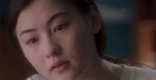 张柏芝直播带货摸男模腹肌，谁知对方女友也在现场，大写的尴尬