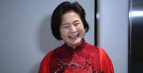 郑佩佩：巅峰时嫁入豪门，43岁离婚复出后获终身成就奖