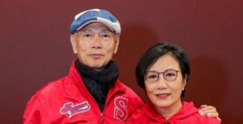谭咏麟深陷绯闻风波，汪明荃夫妇公开力挺，罗家英称上了年纪不可能