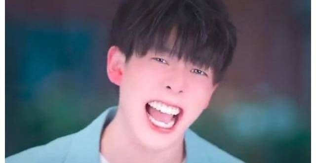 小潘潘师弟来袭，翻唱歌曲太做作，网友：又来一个风小逸