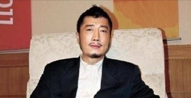 他赌钱输得精光，回家3分钟写下首歌，打破销量纪录，你或许听过